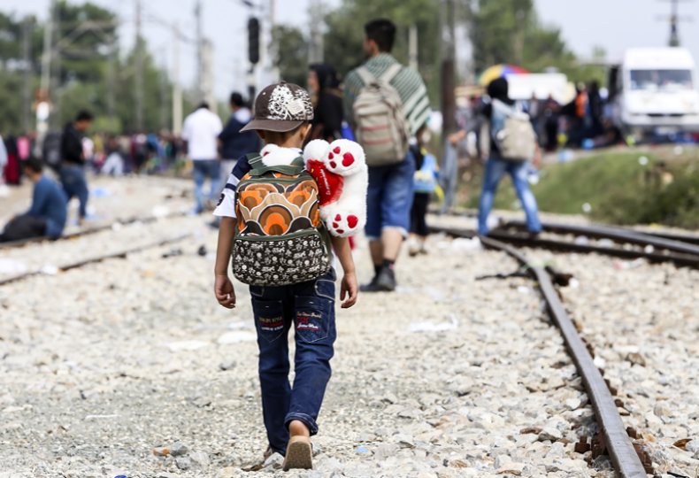 Nidos is verantwoordelijk voor de (gezins)voogdij, opvang en begeleiding van jonge vluchtelingen die zonder hun ouders in Nederland verblijven.